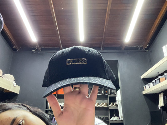 GORRA GUESS