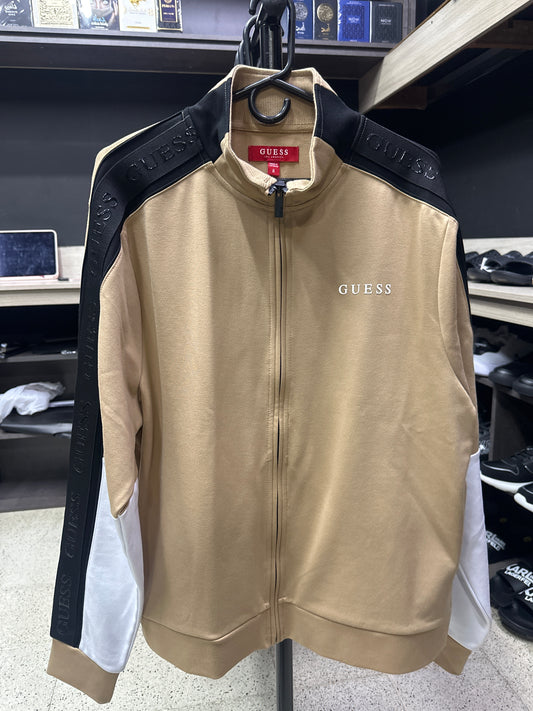 BUSO GUESS CAFÉ