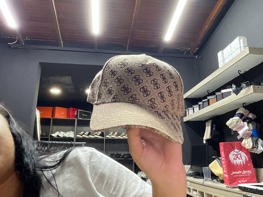GORRA GUESS 022
