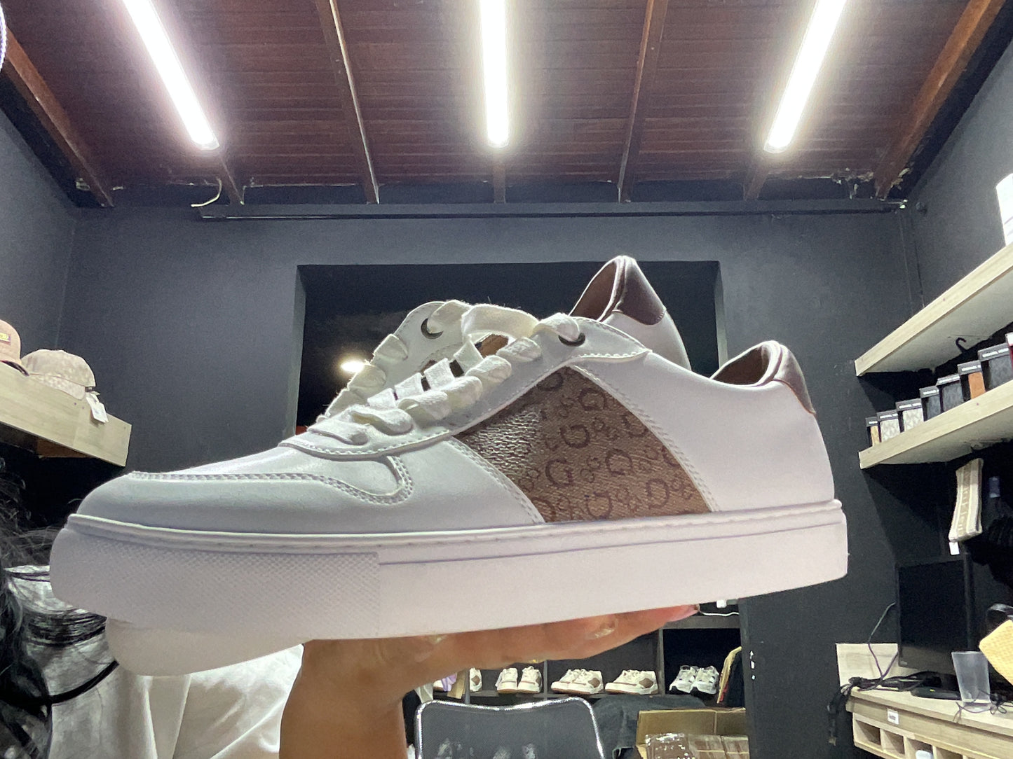 TENIS GUESS 012