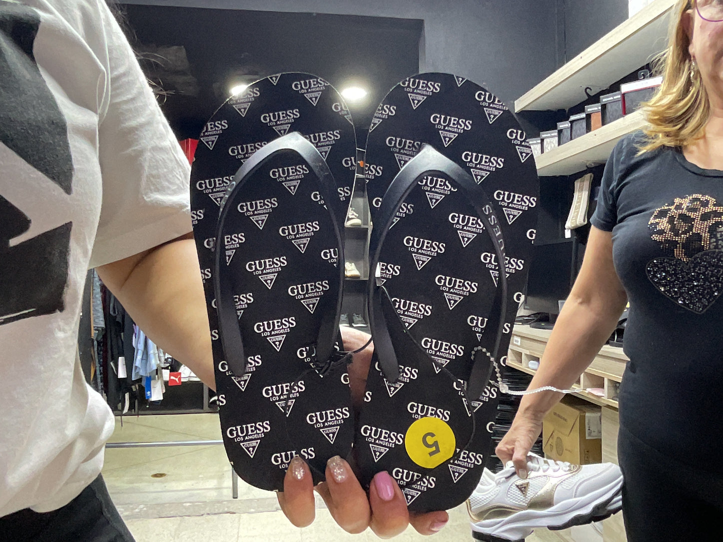 CHANCLAS GUESS 009
