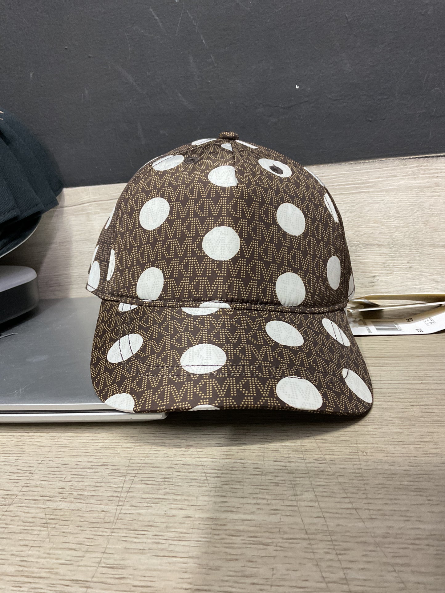GORRA MK 007